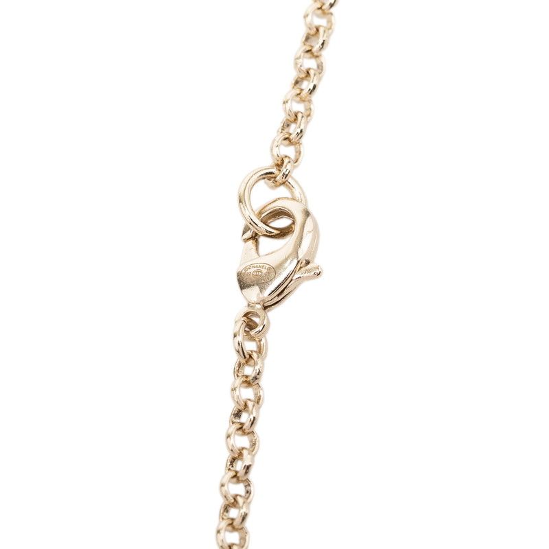 Chanel Heart CC Logo Chain Pendant Silver Metal — view 3