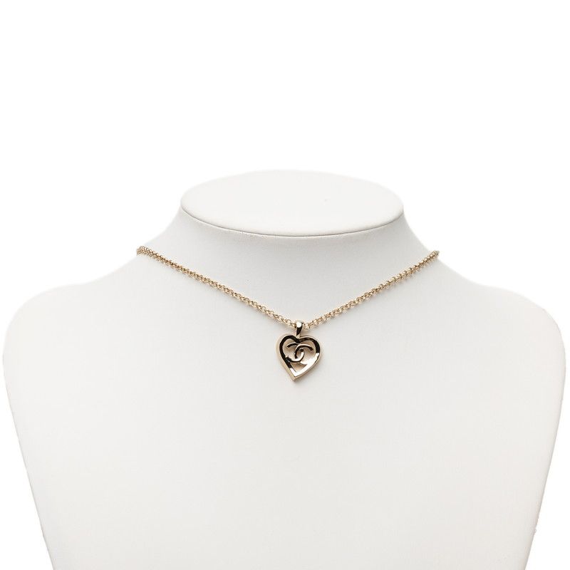 Chanel Heart CC Logo Chain Pendant Silver Metal — view 4