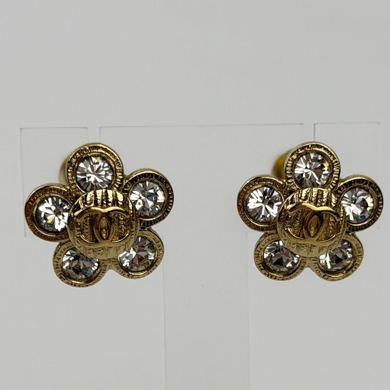 Chanel CC Logo Flower Motif Earrings Gold Vintage