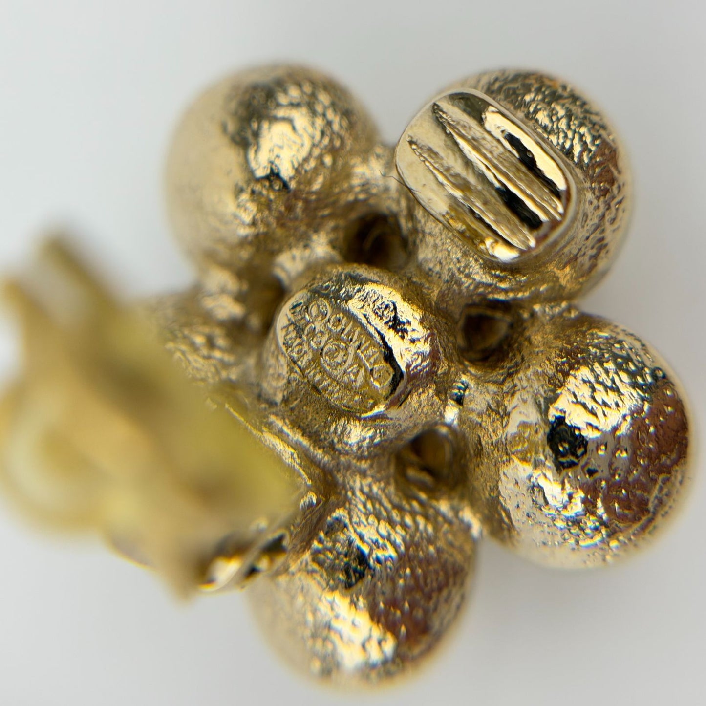 Chanel CC Logo Flower Motif Earrings Gold Vintage — view 7