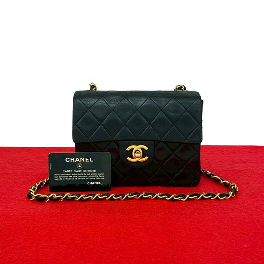 Chanel Card with Quilted CC Logo Lambskin Chain Shoulder Bag Pochette Black