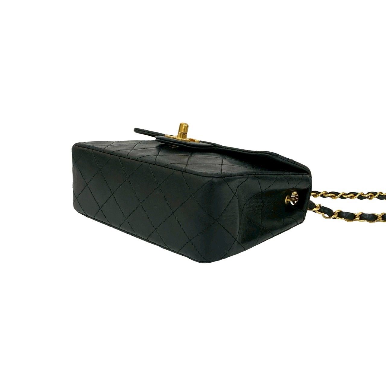 Chanel Card with Quilted CC Logo Lambskin Chain Shoulder Bag Pochette Black — view 8