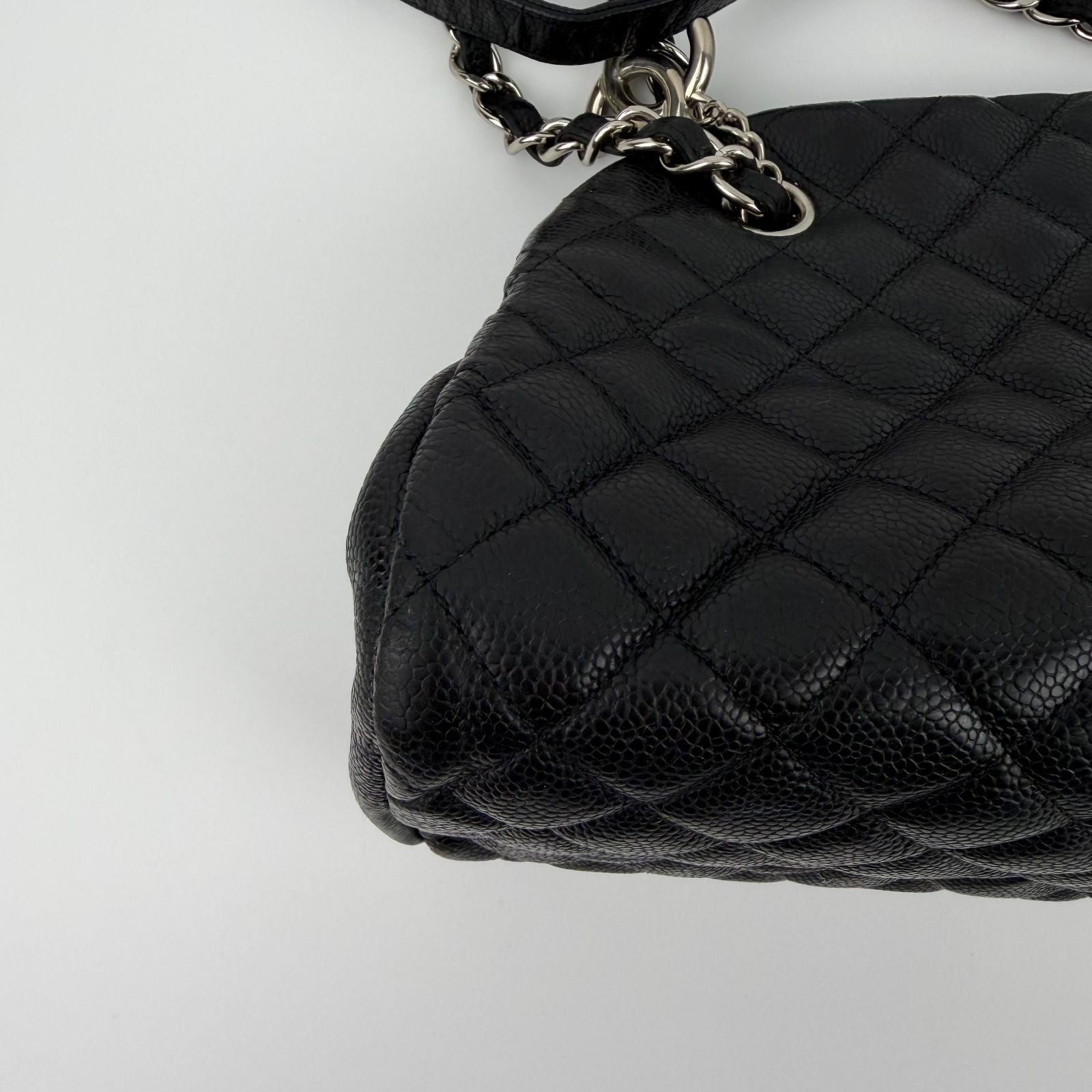 Chanel CC Logo Quilted Chain Shoulder Bag Black Caviar Leather Vintage — view 6