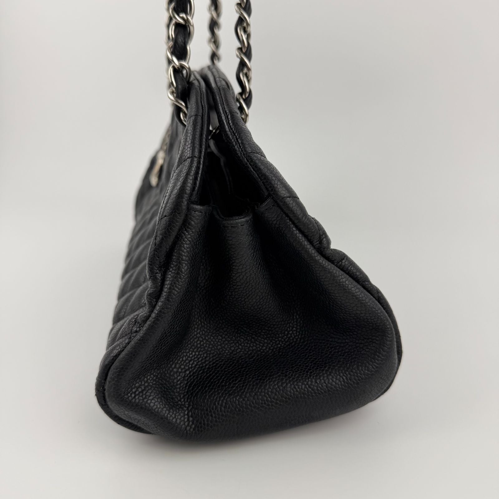 Chanel CC Logo Quilted Chain Shoulder Bag Black Caviar Leather Vintage — view 3