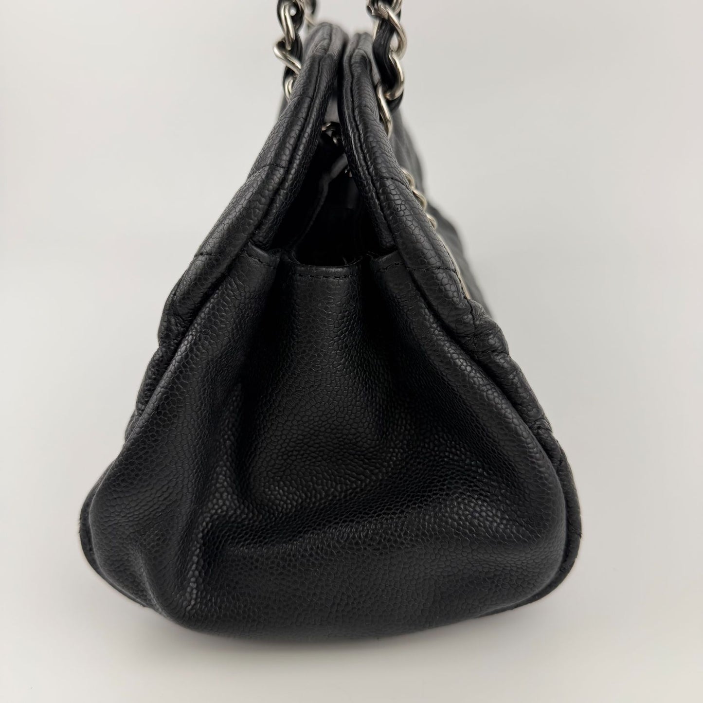 Chanel CC Logo Quilted Chain Shoulder Bag Black Caviar Leather Vintage — view 4