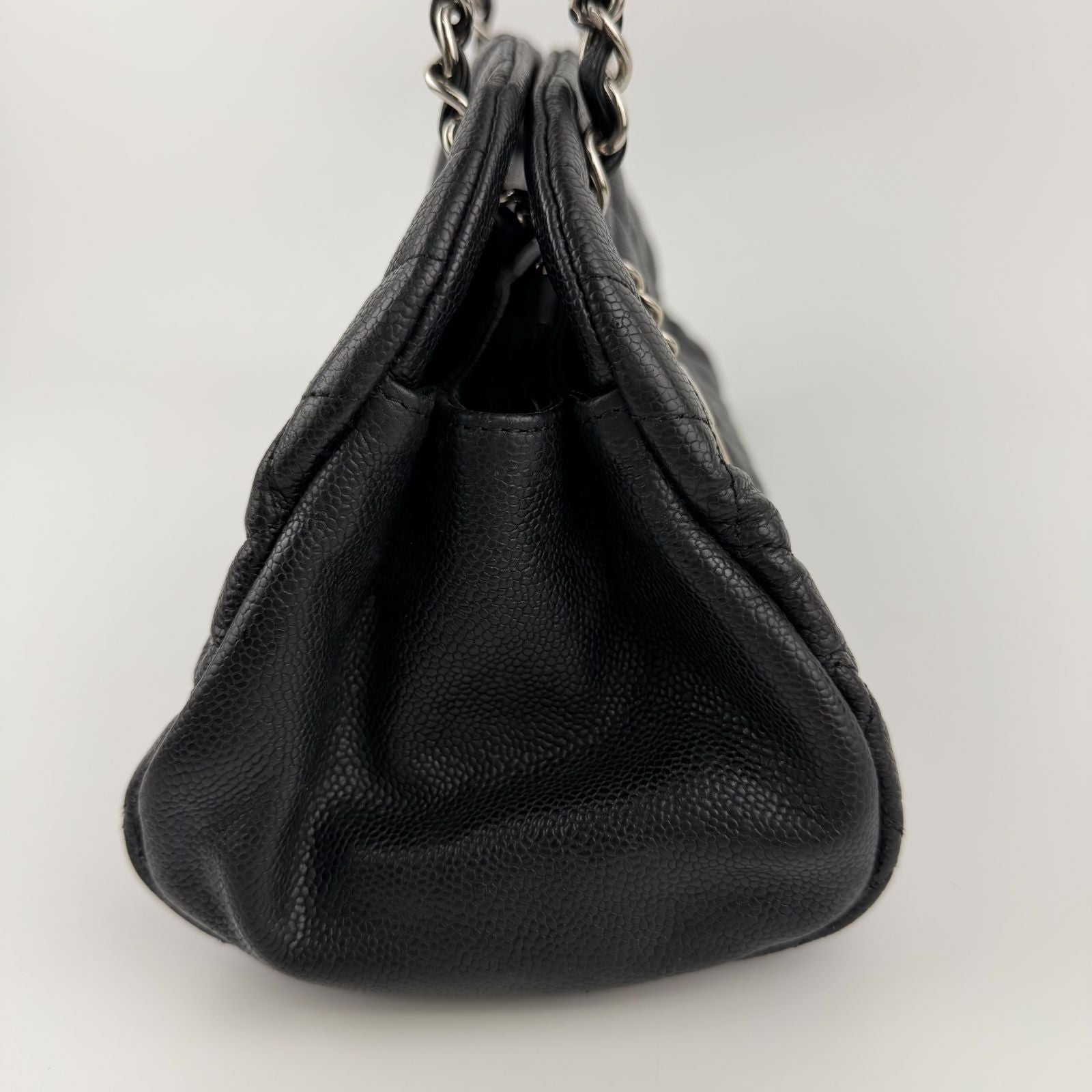 Chanel CC Logo Quilted Chain Shoulder Bag Black Caviar Leather Vintage — view 4