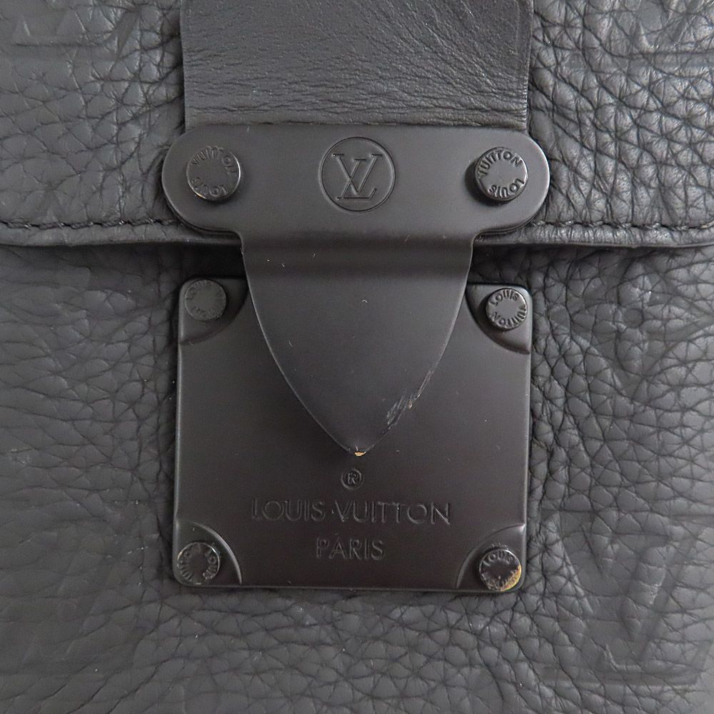 Louis Vuitton S Lock Vertical Wearable Wallet Shoulder Black — view 7