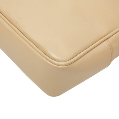 Chanel CC Logo Tote Beige Leather — view 4