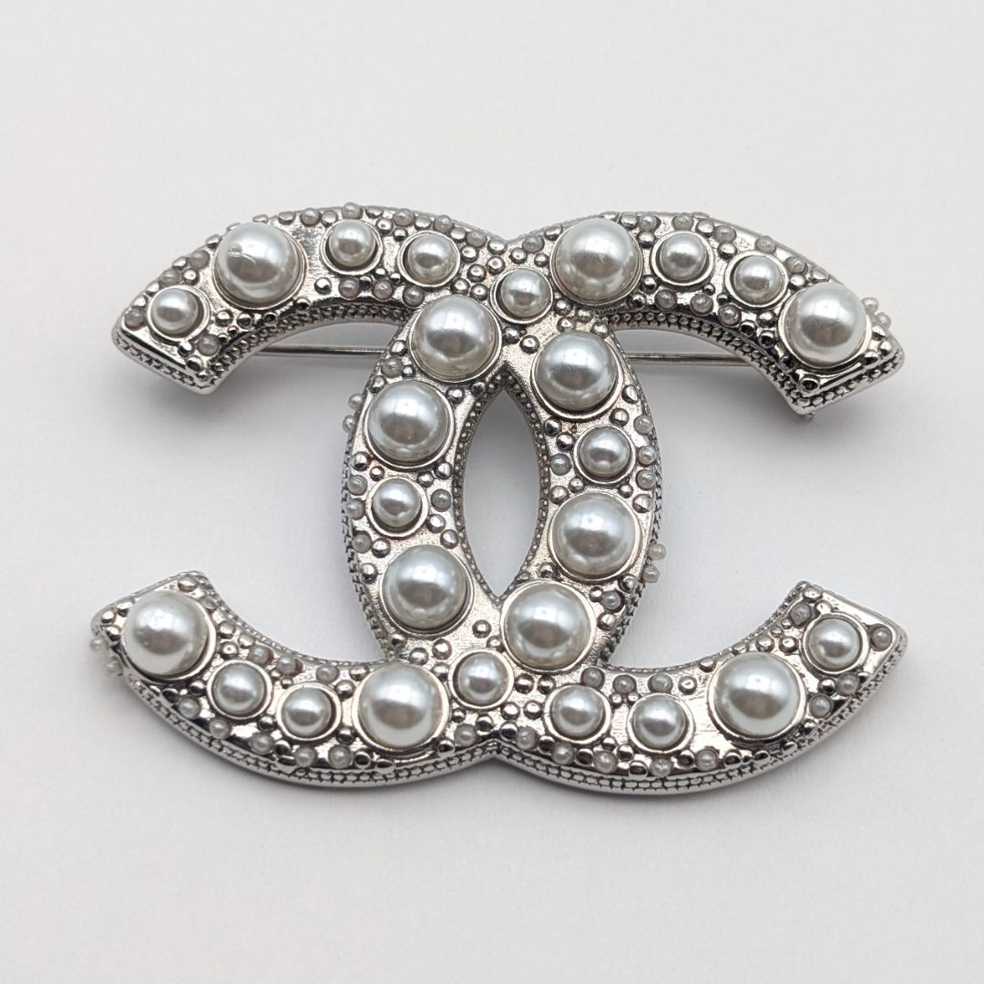 Chanel Brooch CC Logo Faux Pearl Silver Recent
