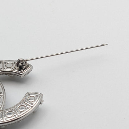 Chanel Brooch CC Logo Faux Pearl Silver Recent — view 7