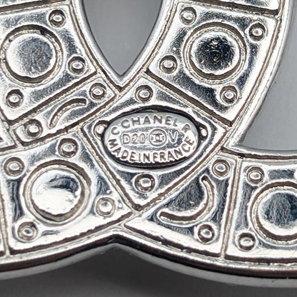 Chanel Brooch CC Logo Faux Pearl Silver Recent — view 8