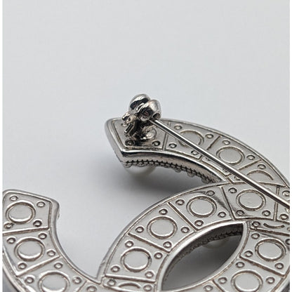 Chanel Brooch CC Logo Faux Pearl Silver Recent — view 6
