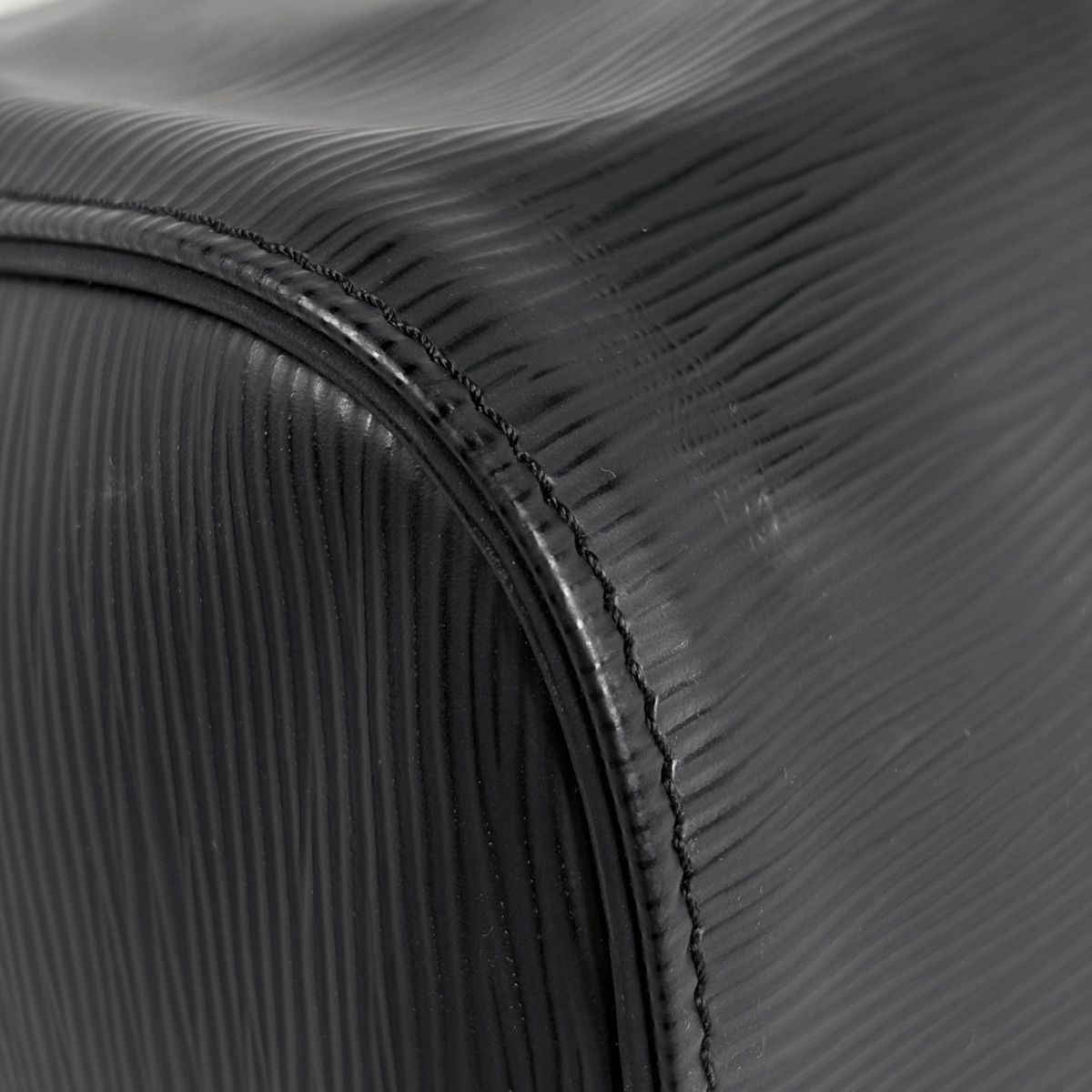 Louis Vuitton Keepall 45 Boston Bag Epi Noir — view 3