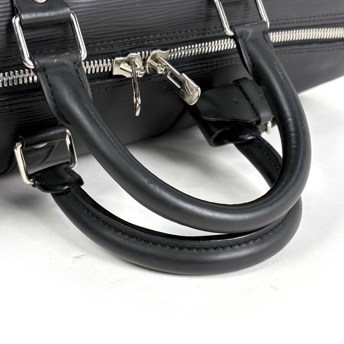 Louis Vuitton Keepall 45 Boston Bag Epi Noir — view 8