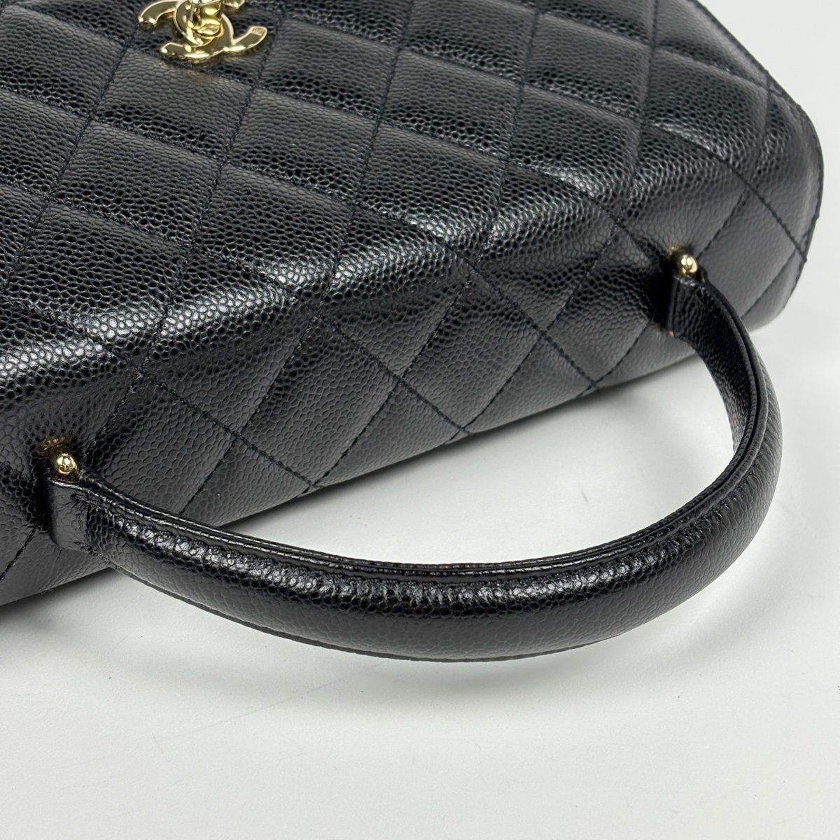 Chanel CC Logo Handbag Quilted Caviar Leather Black — view 5