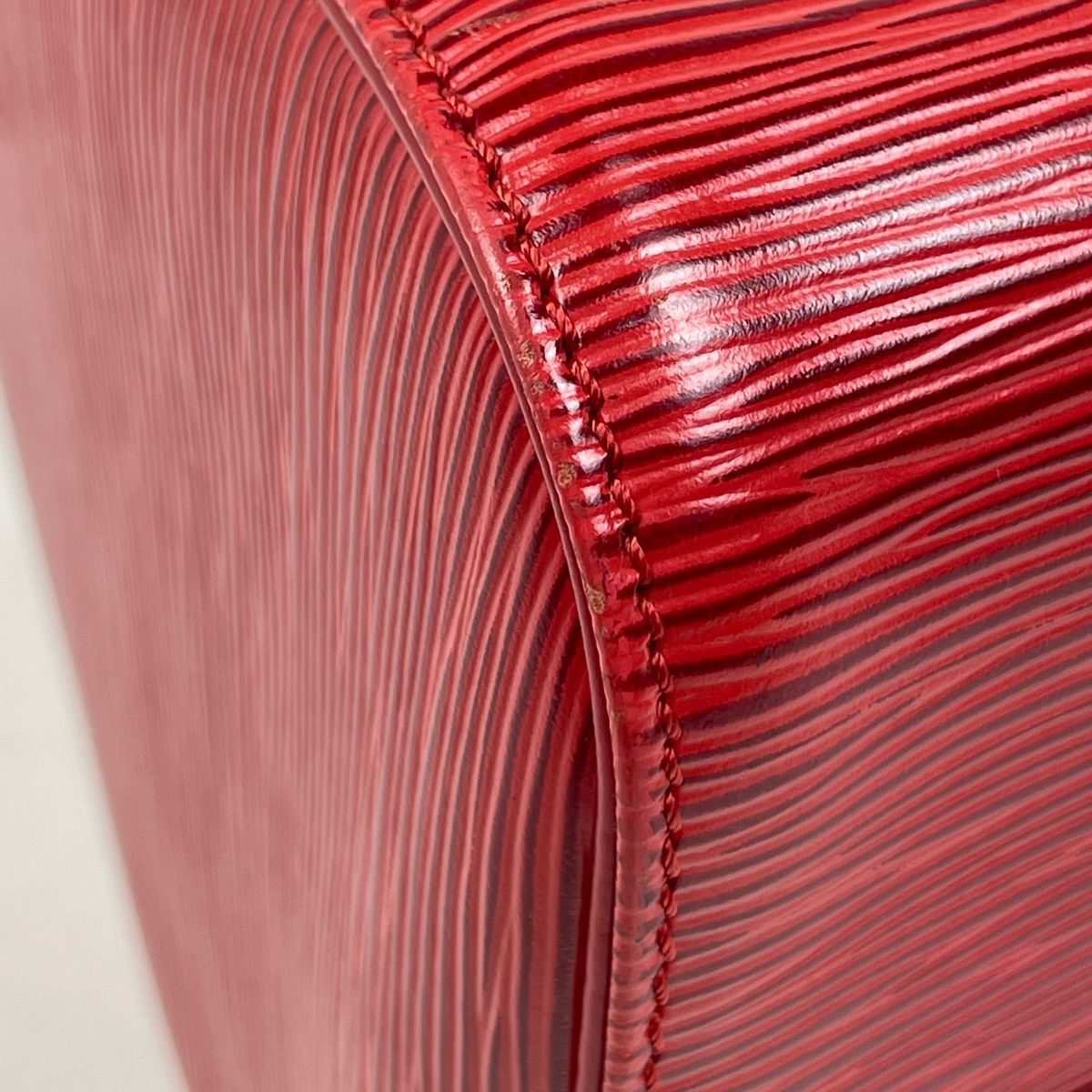 Louis Vuitton Speedy 30 Handbag Epi Castilian — view 3