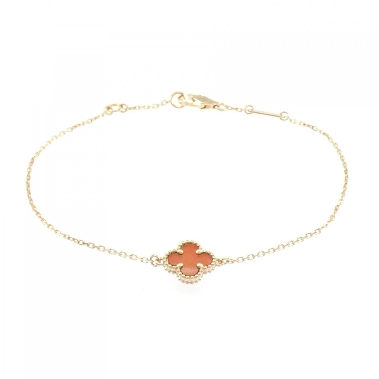 Van Cleef & Arpels Sweet Alhambra Bracelet — view 2