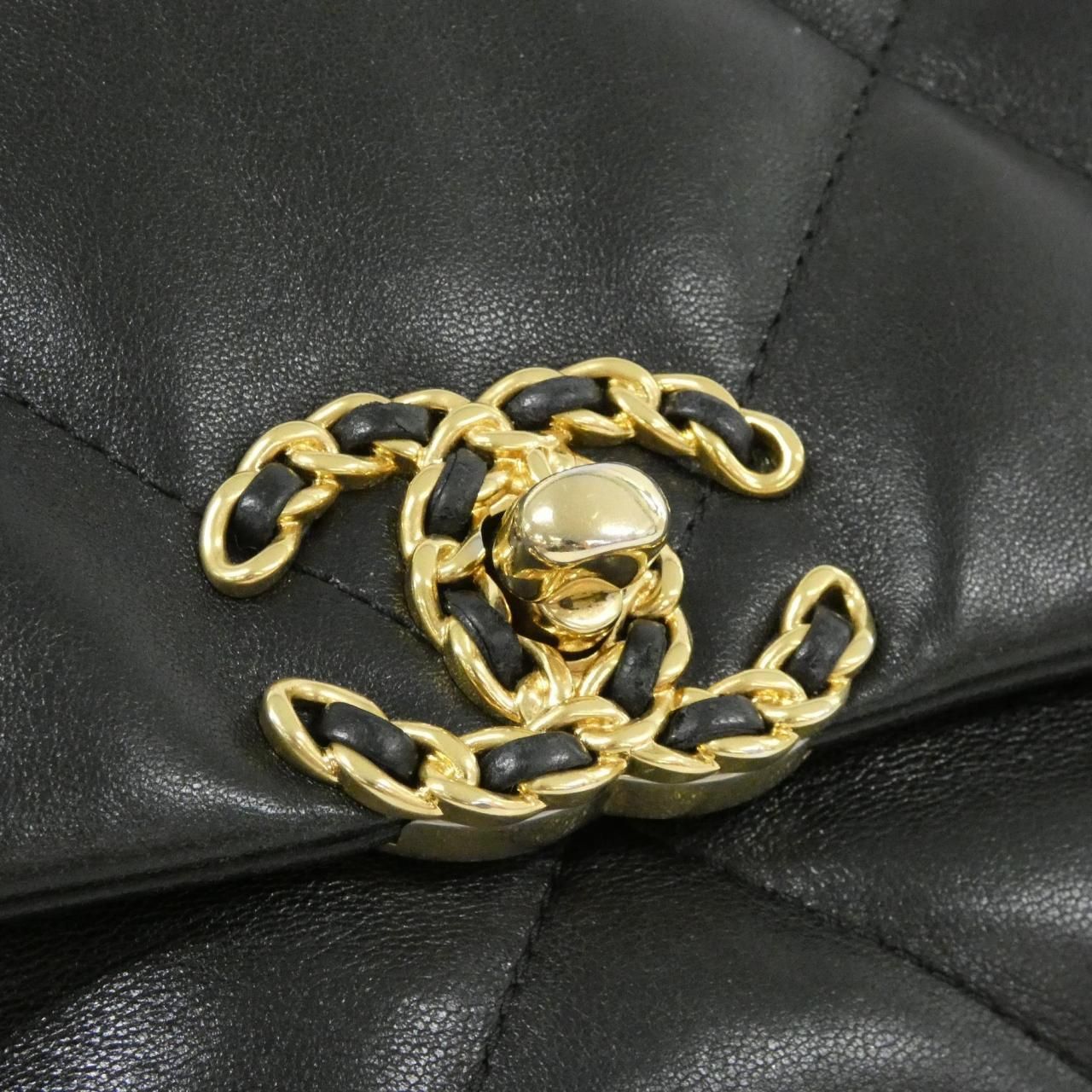 Chanel 19 Line Shoulder — view 4
