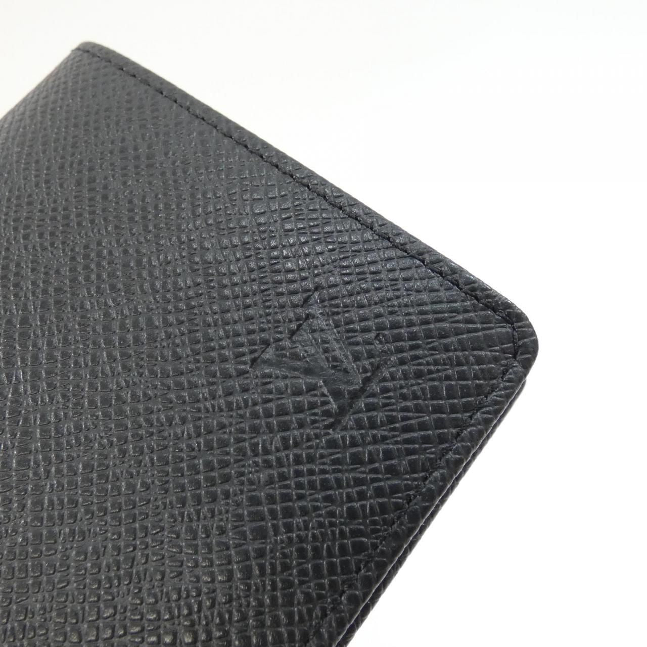 Louis Vuitton Taiga Porte Billets 3 Cult Cles Wallet — view 4