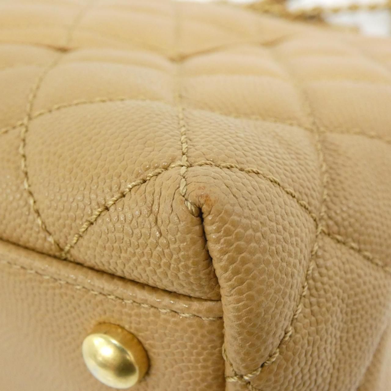 Chanel Bag Handbag Beige — view 3