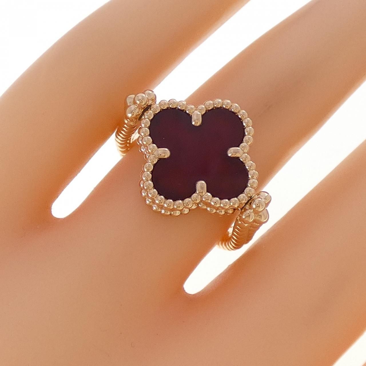 Van Cleef & Arpels Vintage Alhambra Reversible Ring — view 6