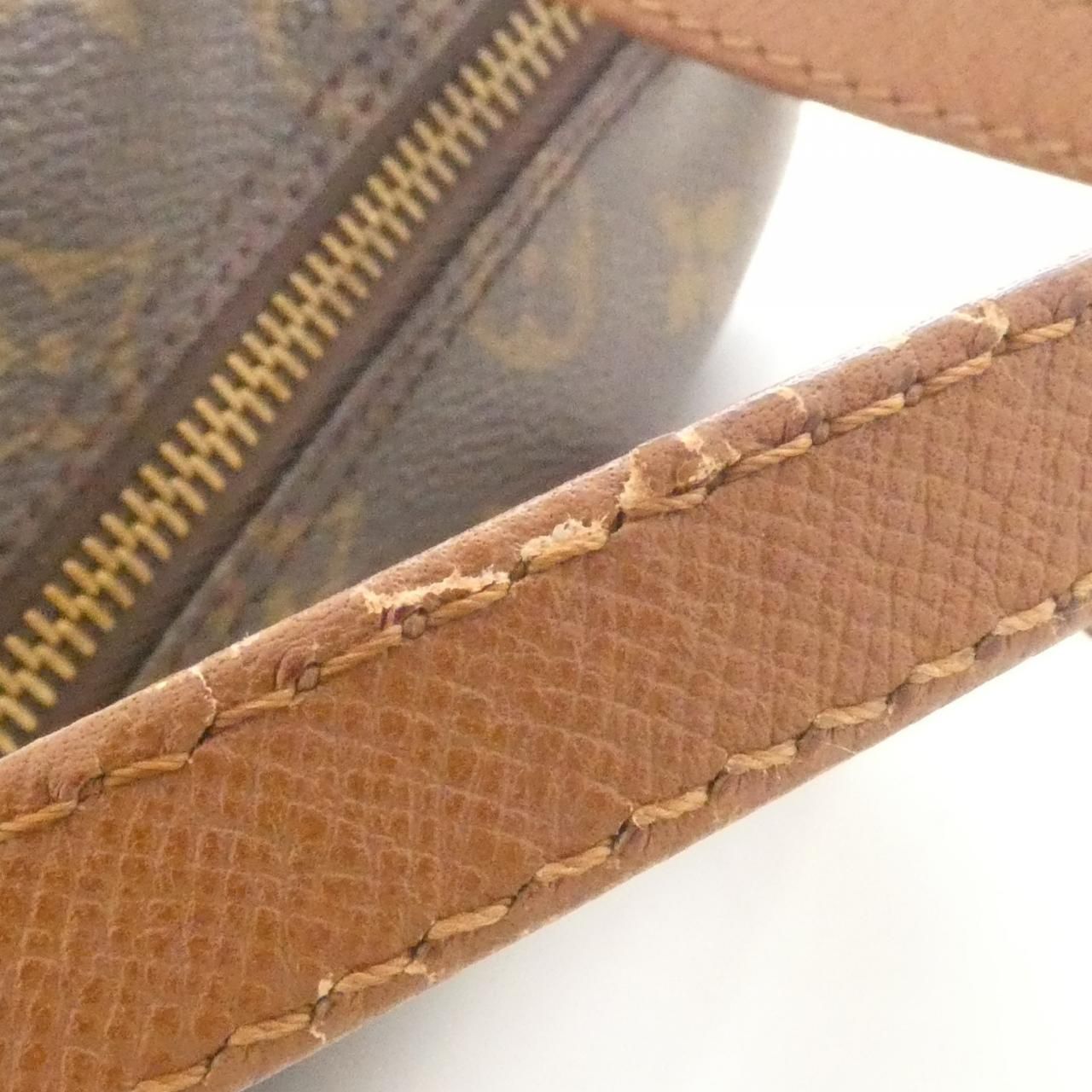 Louis Vuitton Monogram Papillon 26 cm — view 6