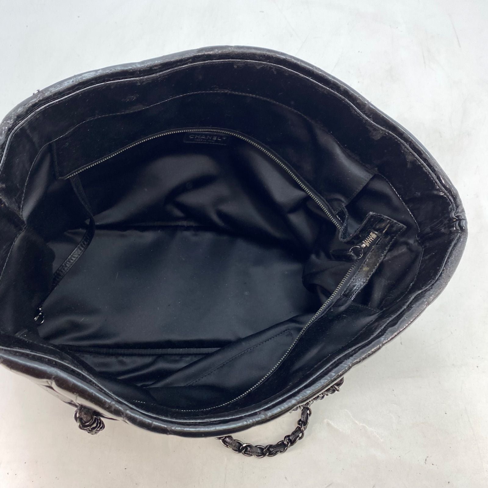 Chanel Tote Chocolate Bar Big CC Logo Chain Black Business Travel — view 7
