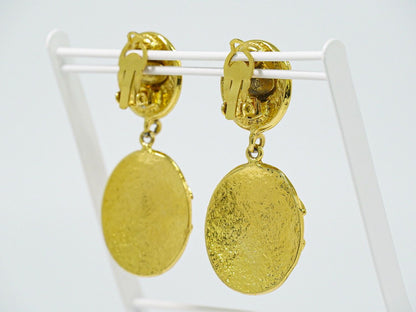 Chanel CC Logo Vintage Earrings Gold Plated — view 8
