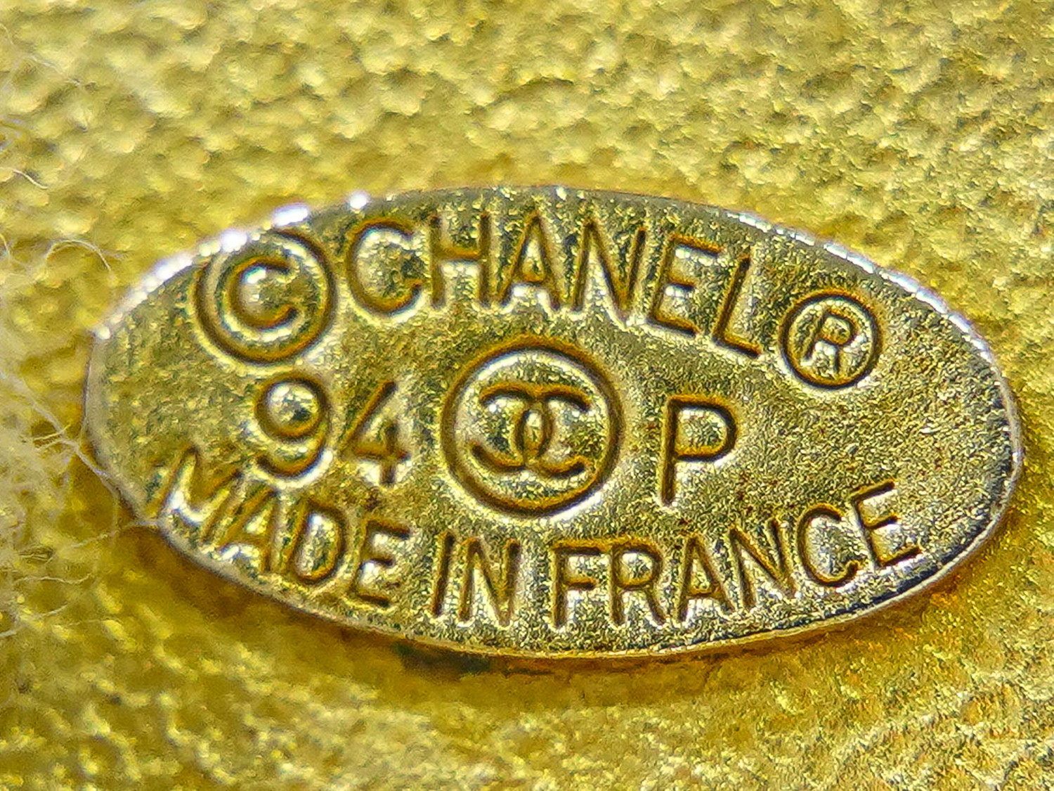 Chanel CC Logo Earrings Gold Plated — view 9