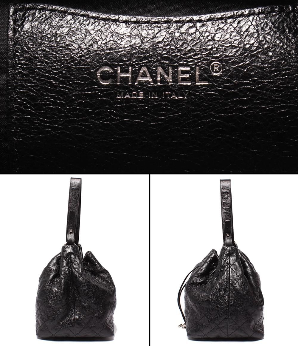 Chanel Leather Shoulder Bag Drawstring Quilted Silver on the Road — view 4