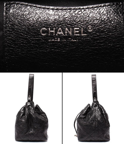 Chanel Leather Shoulder Bag Drawstring Quilted Silver on the Road — view 4