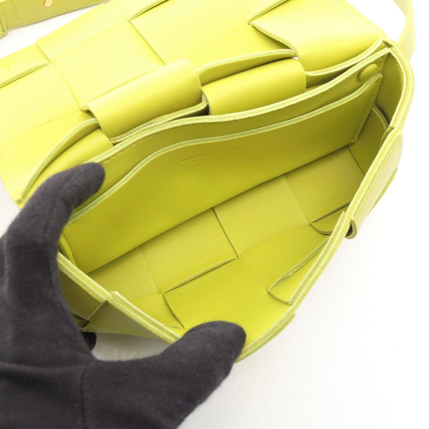Bottega Veneta Waist Bag Cassette Maxi Intrecciato Yellow Green Leather Mini — view 3