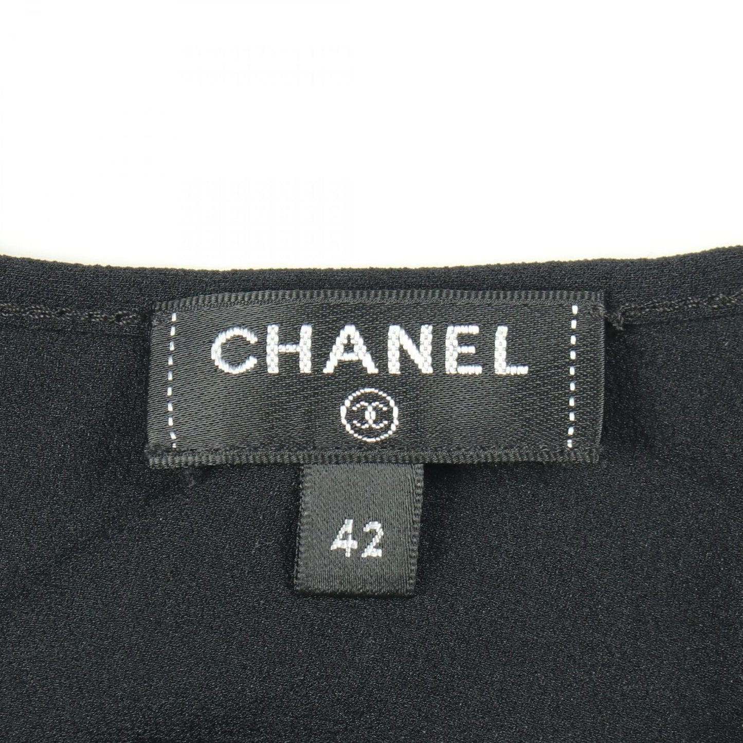 Chanel Top Camellia Icon Pearl Short Sleeve Black Silk — view 3