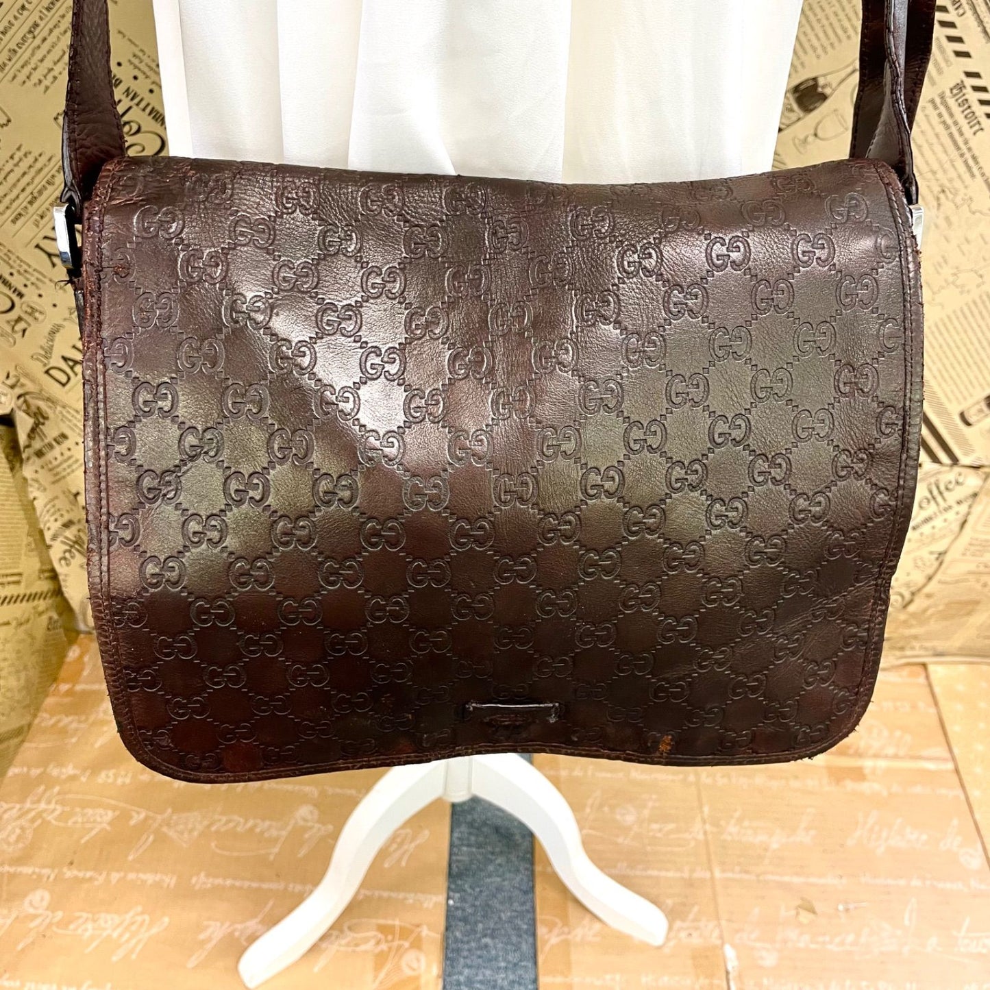 Gucci Messenger Shoulder Bag Guccissima Leather — view 2