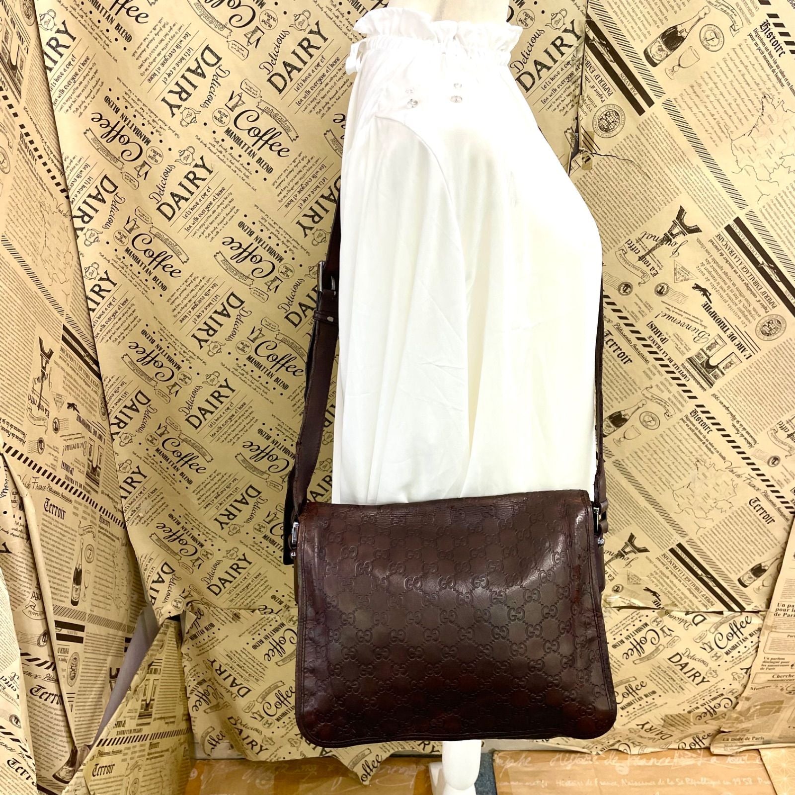 Gucci Messenger Shoulder Bag Guccissima Leather — view 4