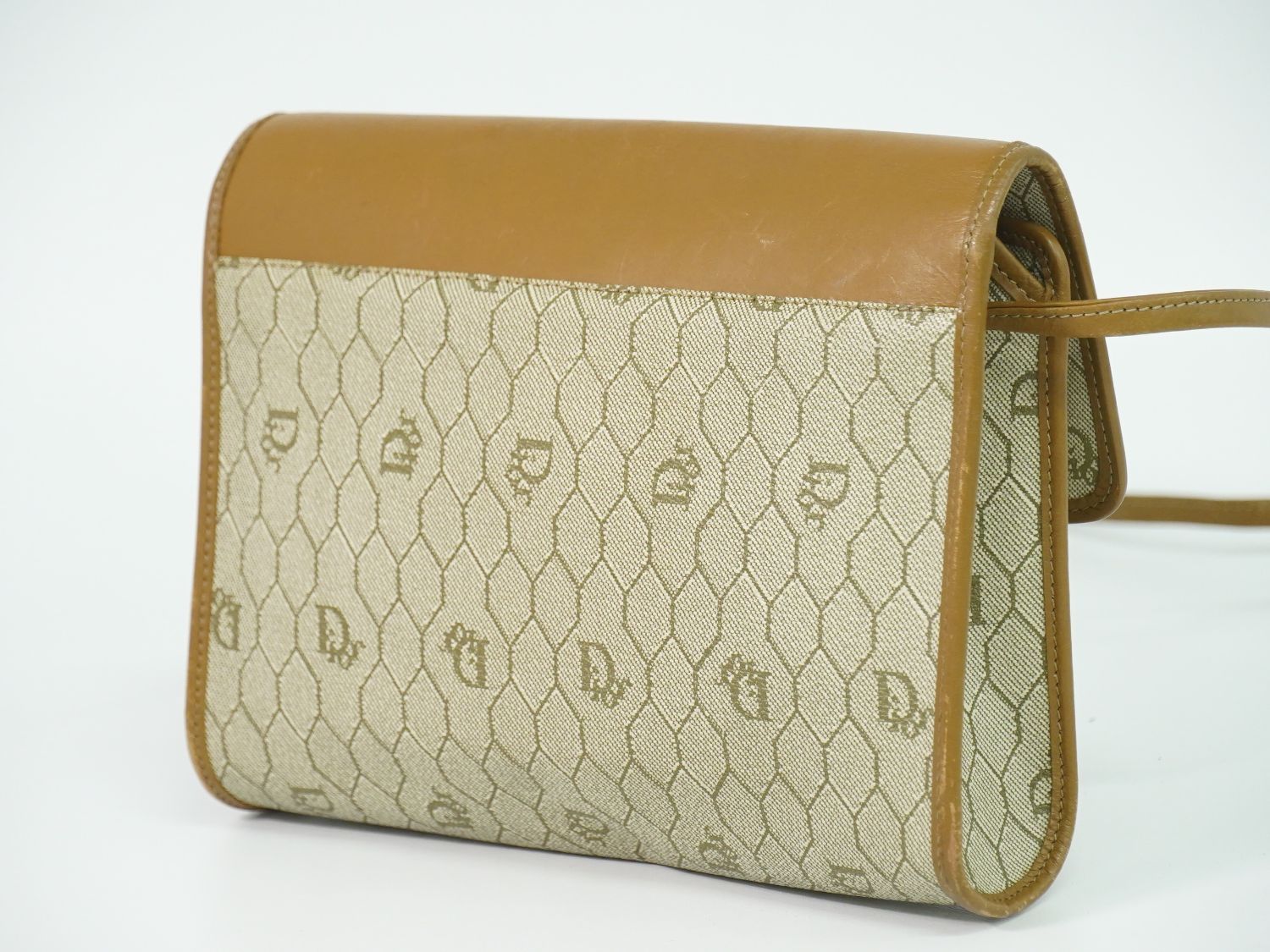 Dior Honeycomb Pattern Shoulder Bag Pochette Leather Beige Brown — view 2
