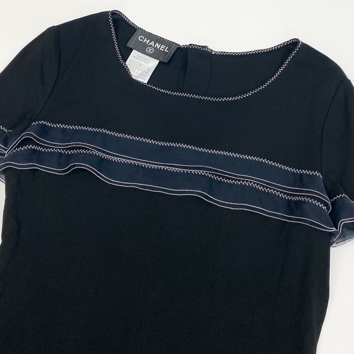 Chanel Short Sleeve Summer Knit Top CC Logo Button 36 Black 100% Rayon Sweater — view 4