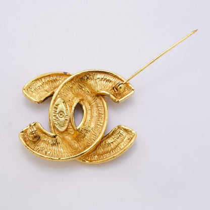 Chanel Brooch CC Logo Quilted Gold Plated — view 6