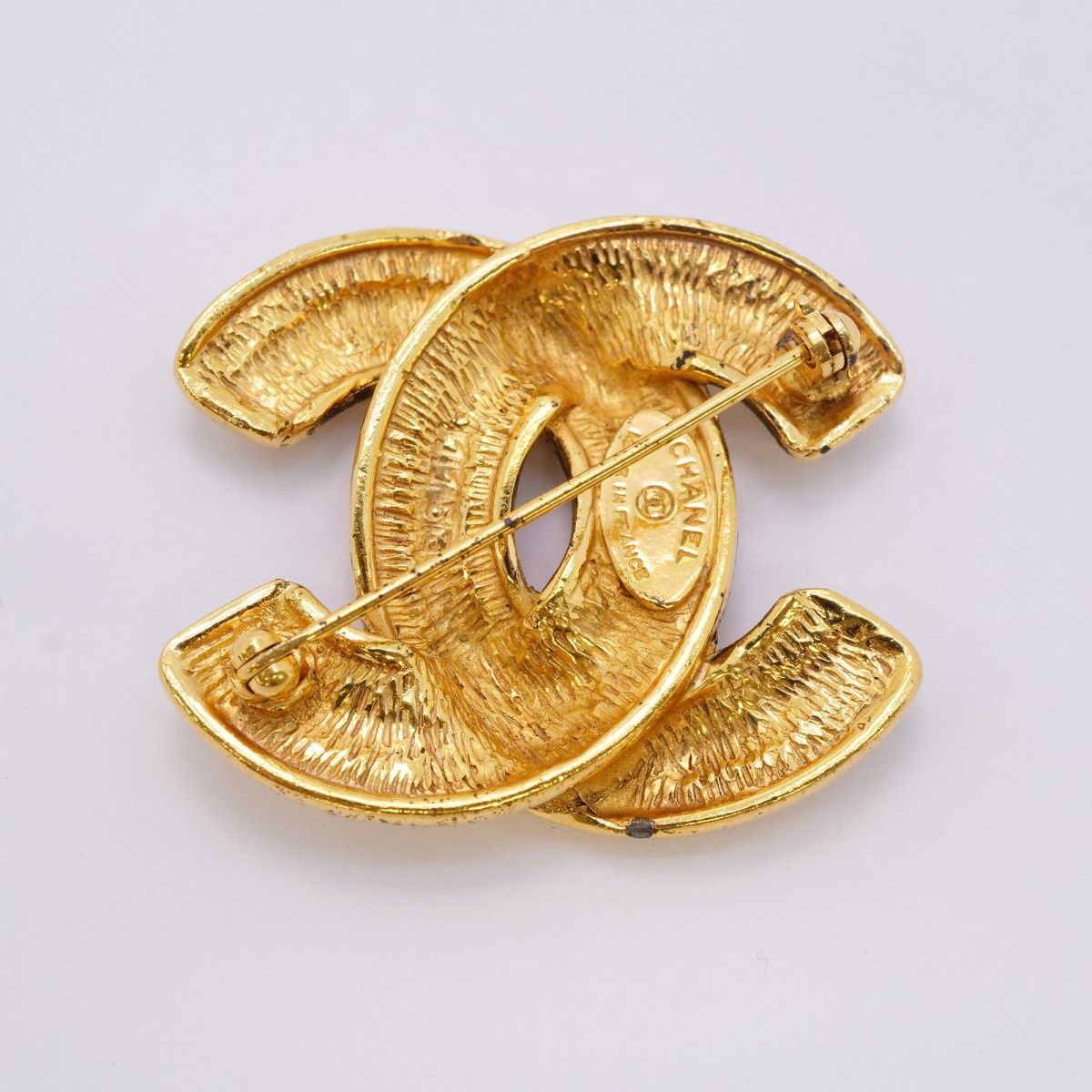 Chanel Brooch CC Logo Quilted Gold Plated — view 5