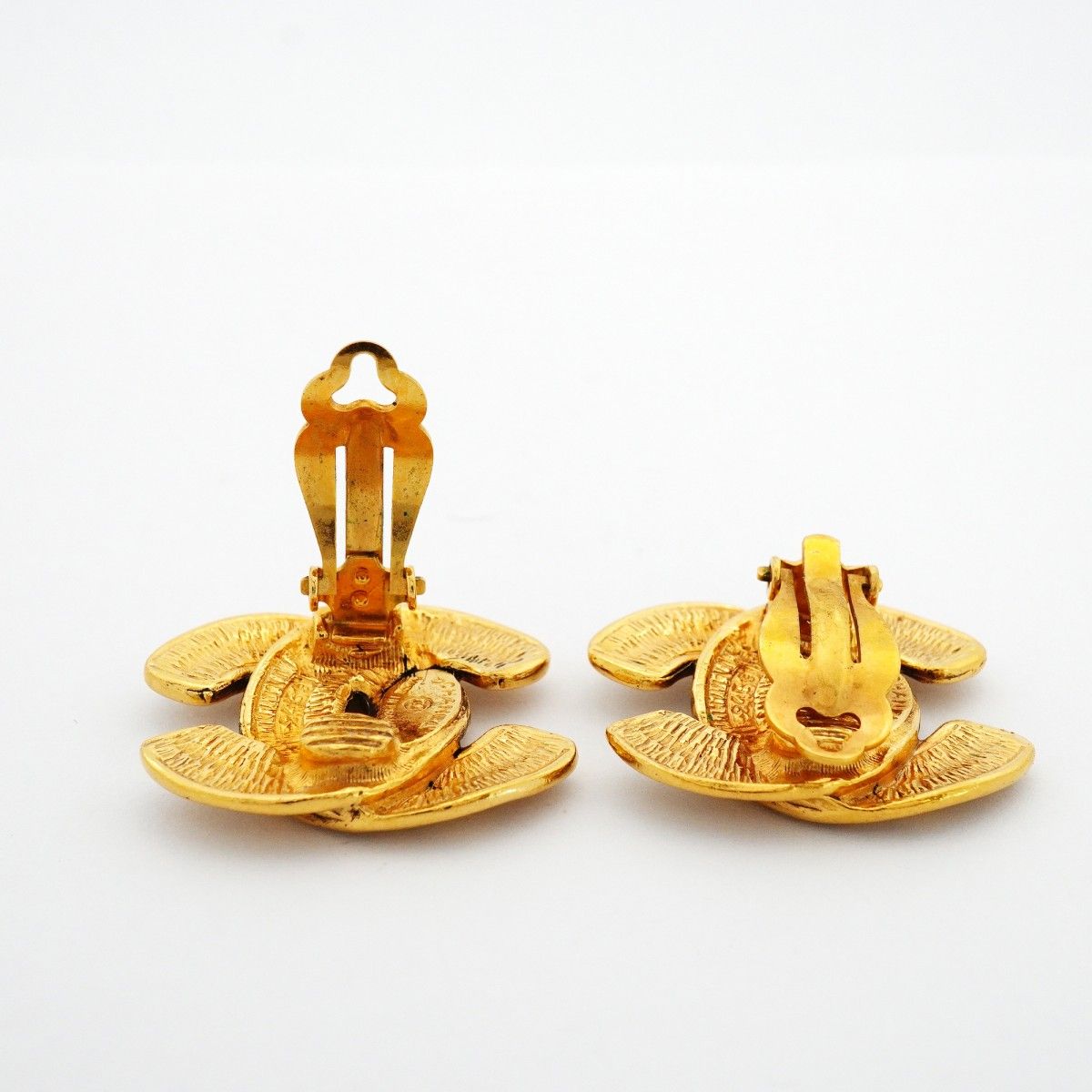 Chanel Earrings Vintage CC Logo Quilted Gold Plated — view 3