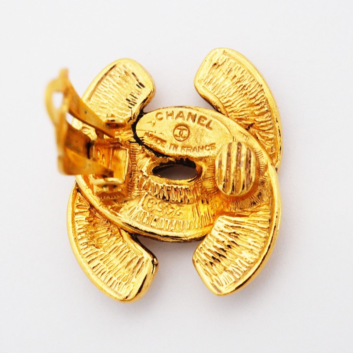 Chanel Earrings Vintage CC Logo Quilted Gold Plated — view 4