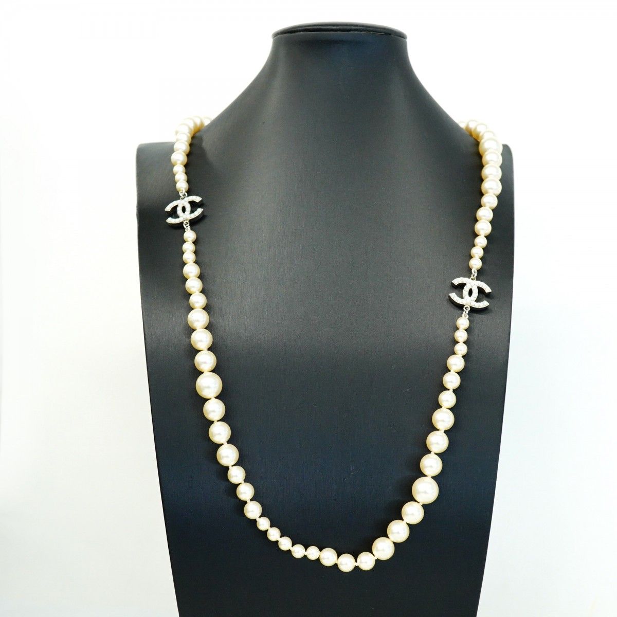 Chanel Necklace CC Logo Metal Faux Pearl Silver — view 5