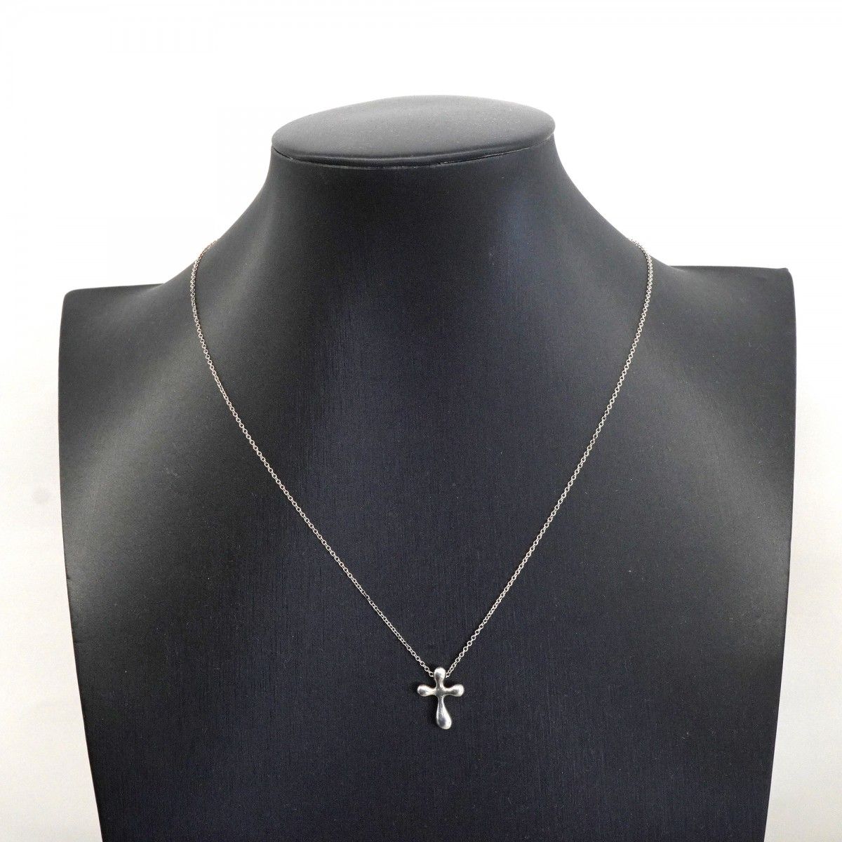 Tiffany & Co Necklace Small Cross Silver — view 6