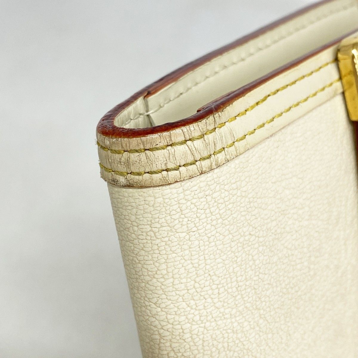 Louis Vuitton Trifold Wallet Suhali Porte Tresor International Blanc — view 5