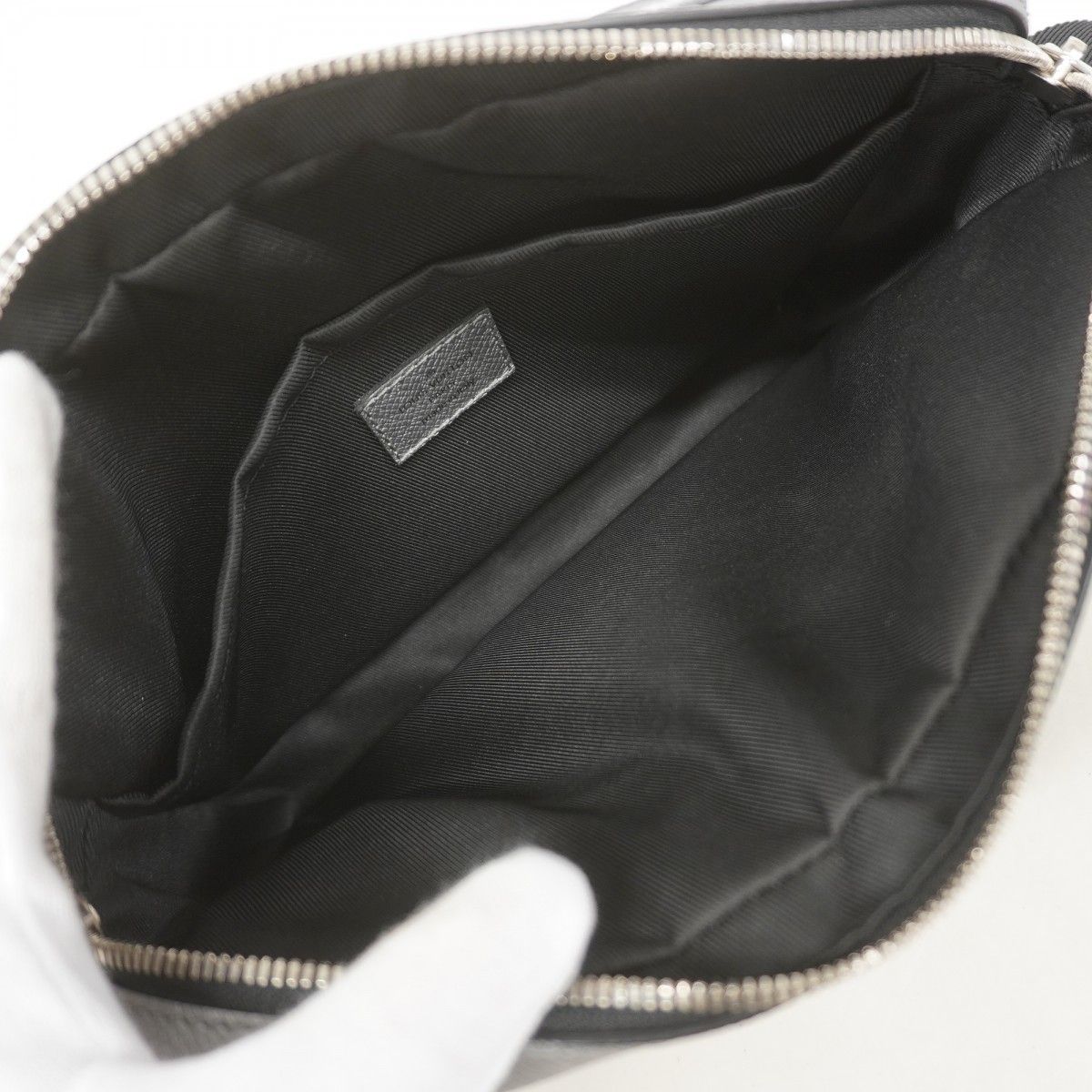 Louis Vuitton Shoulder Bag Taigarama Outdoor Messenger Silver — view 4