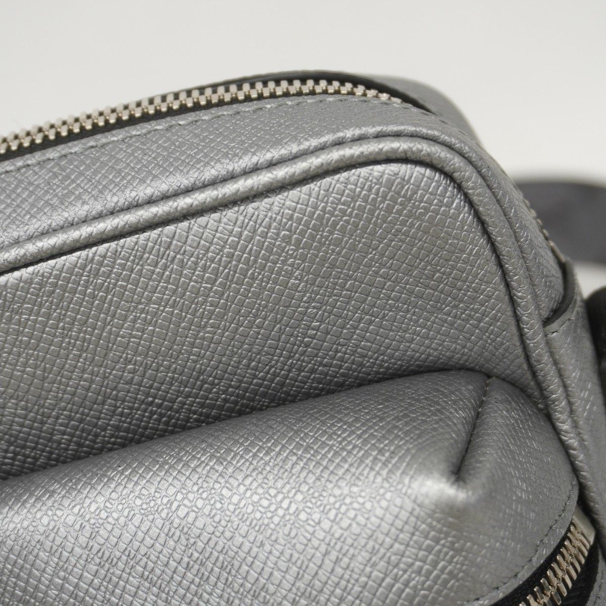 Louis Vuitton Shoulder Bag Taigarama Outdoor Messenger Silver — view 7