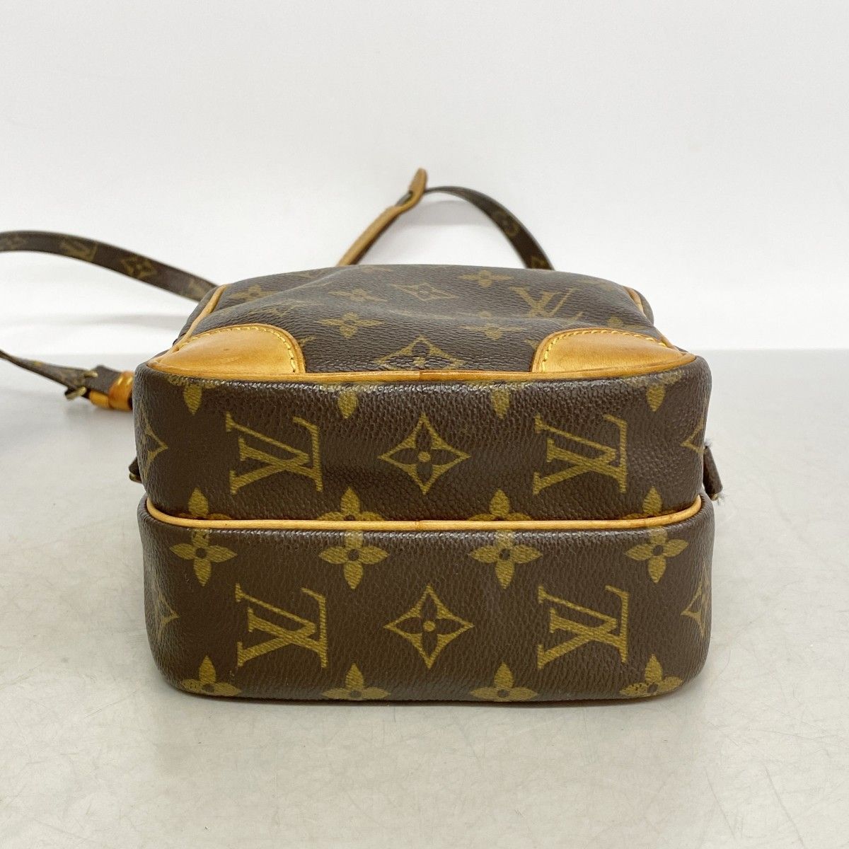 Louis Vuitton Shoulder Bag Monogram Amazon Brown — view 3