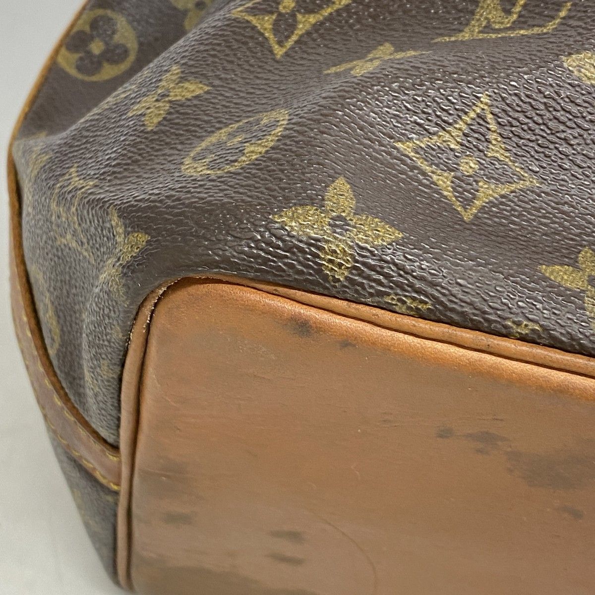 Louis Vuitton Shoulder Bag Monogram Petit Noe Brown — view 8