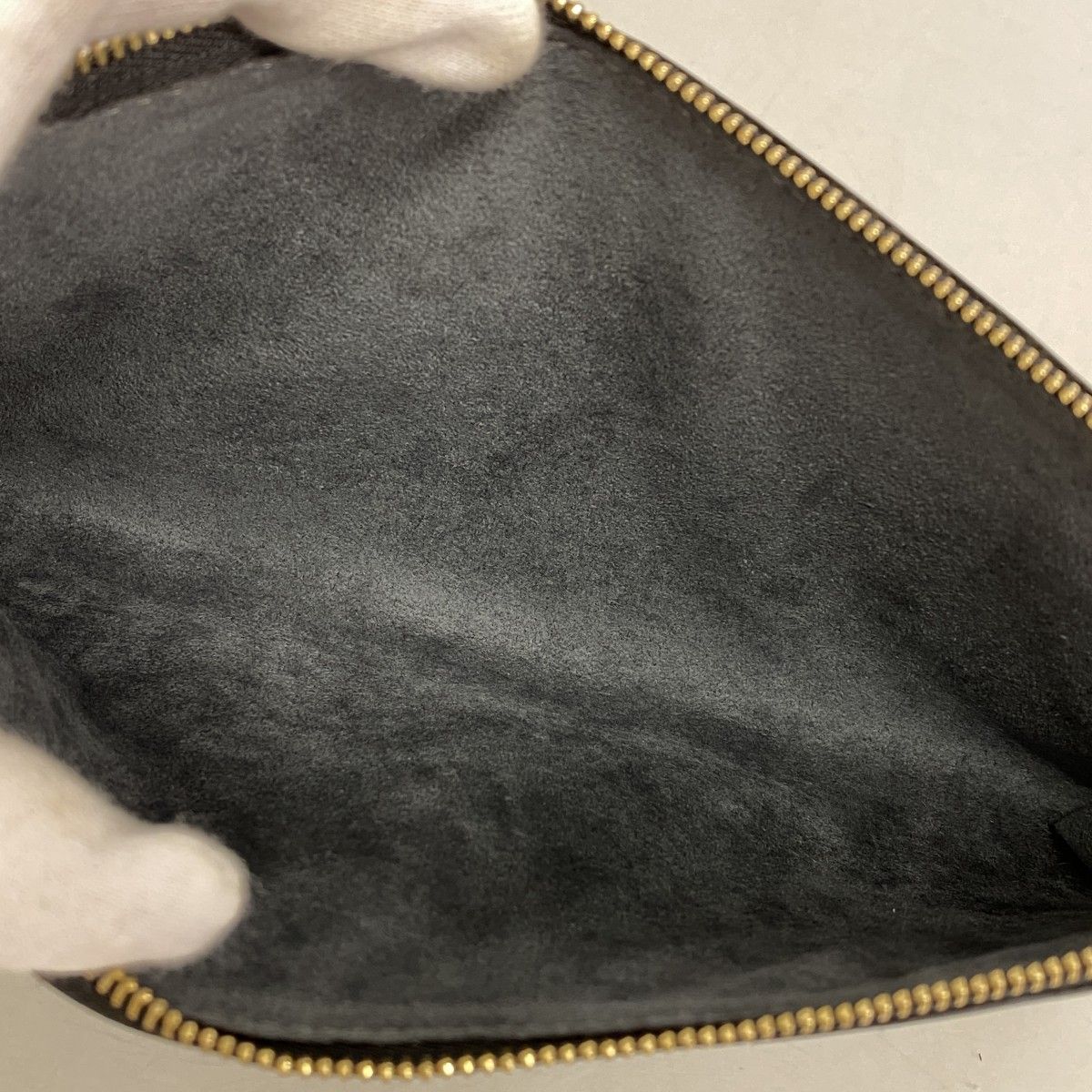 Louis Vuitton Pouch Epi Pochette Noir — view 4