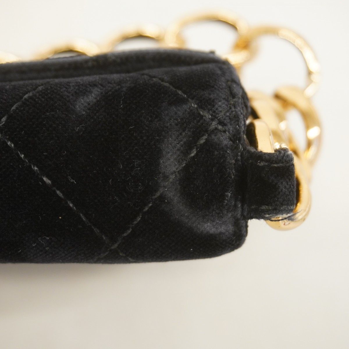 Chanel Handbag Quilted Velour Black Gold — view 8